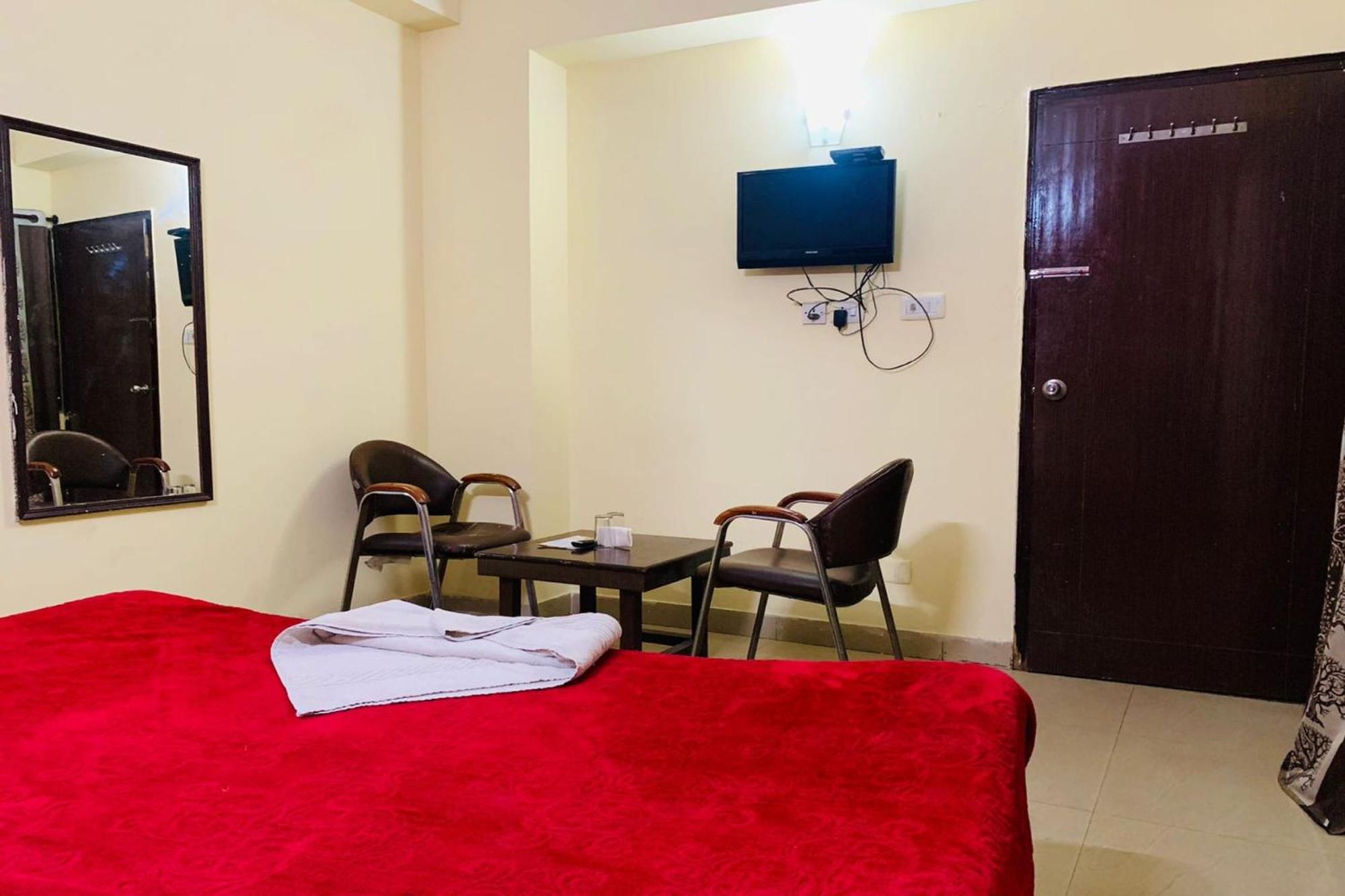 Oyo 86137 Le Princess New Delhi