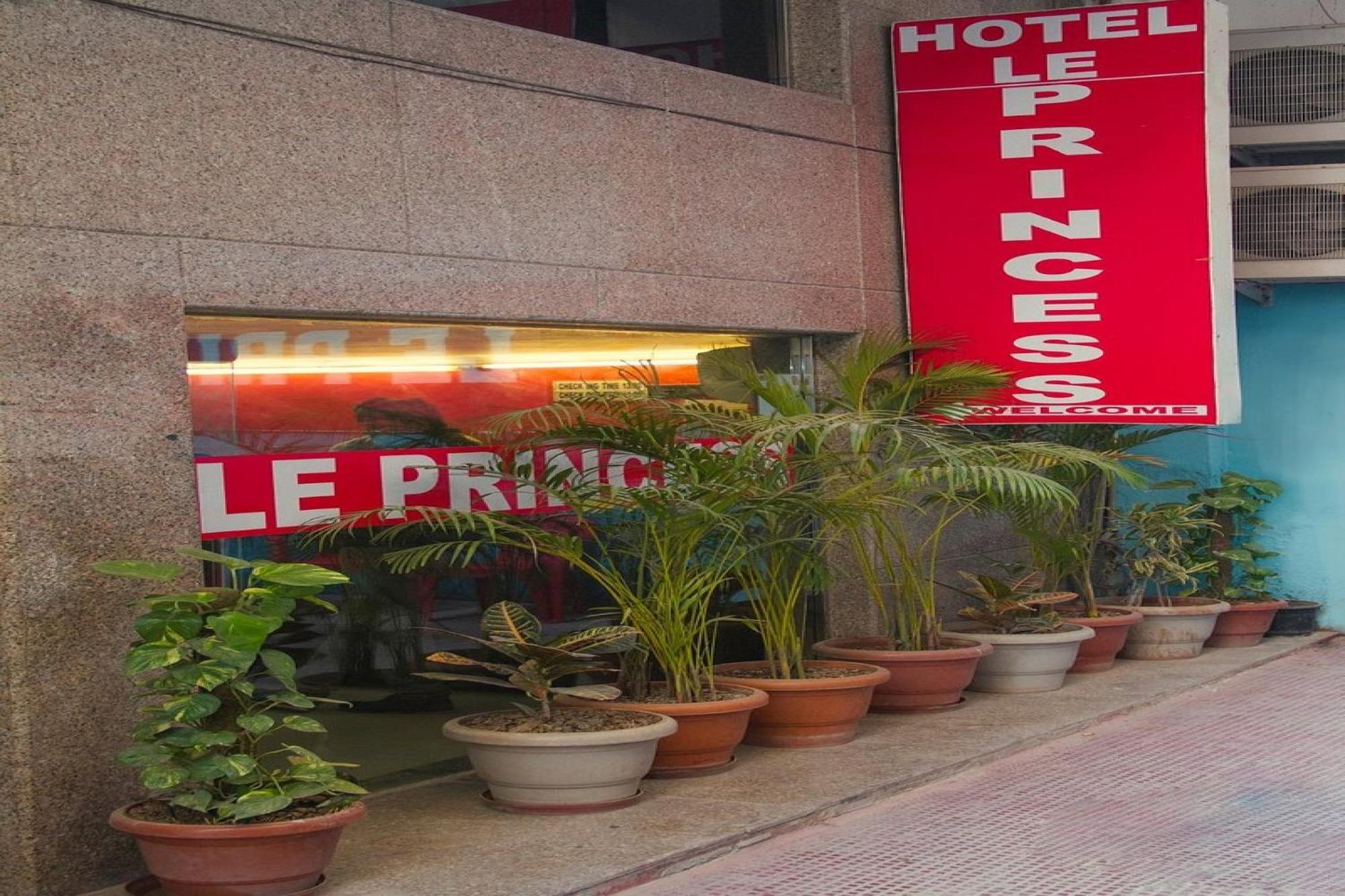 Oyo 86137 Le Princess New Delhi