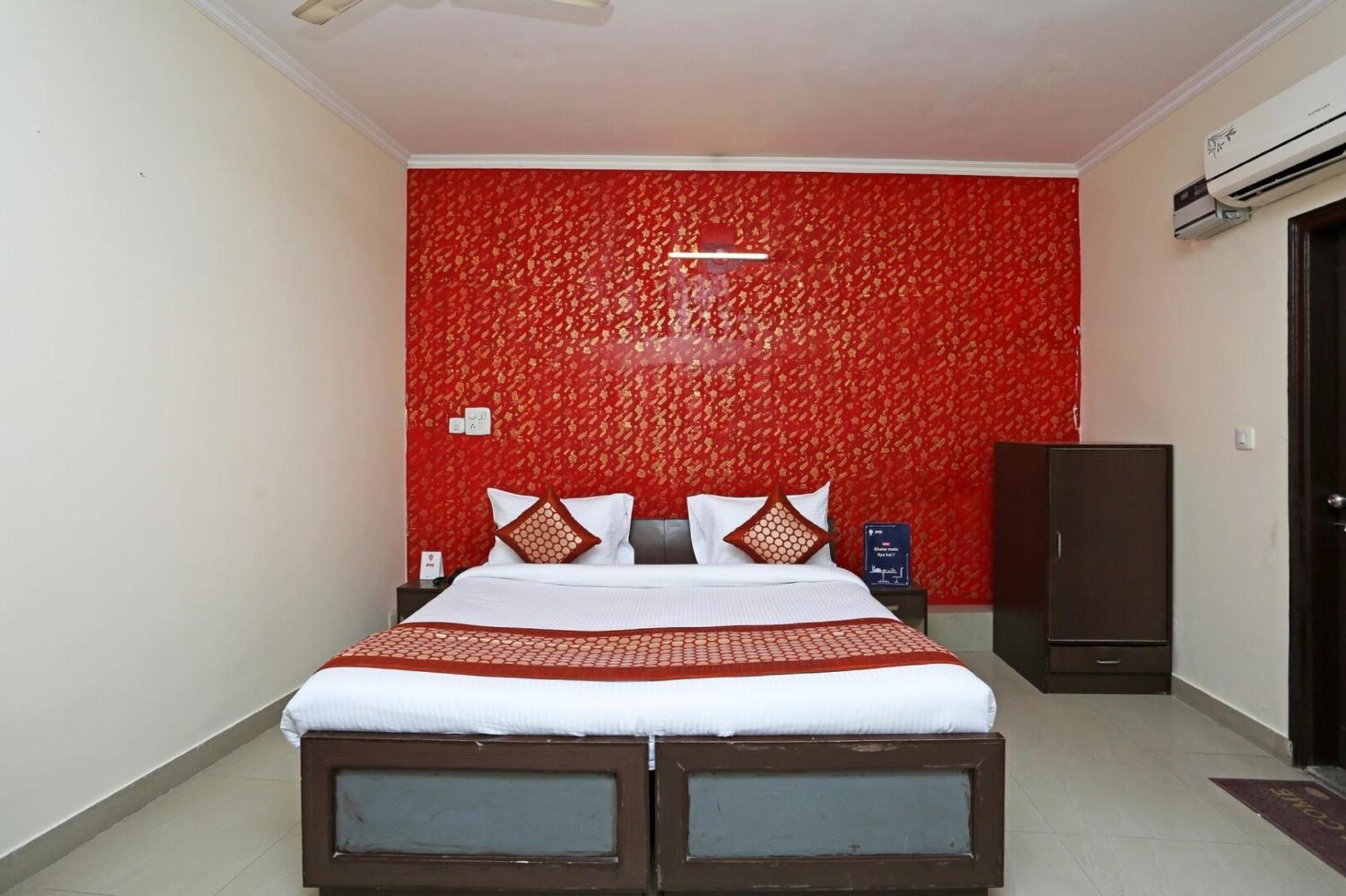 Oyo 86137 Le Princess 3* New Delhi