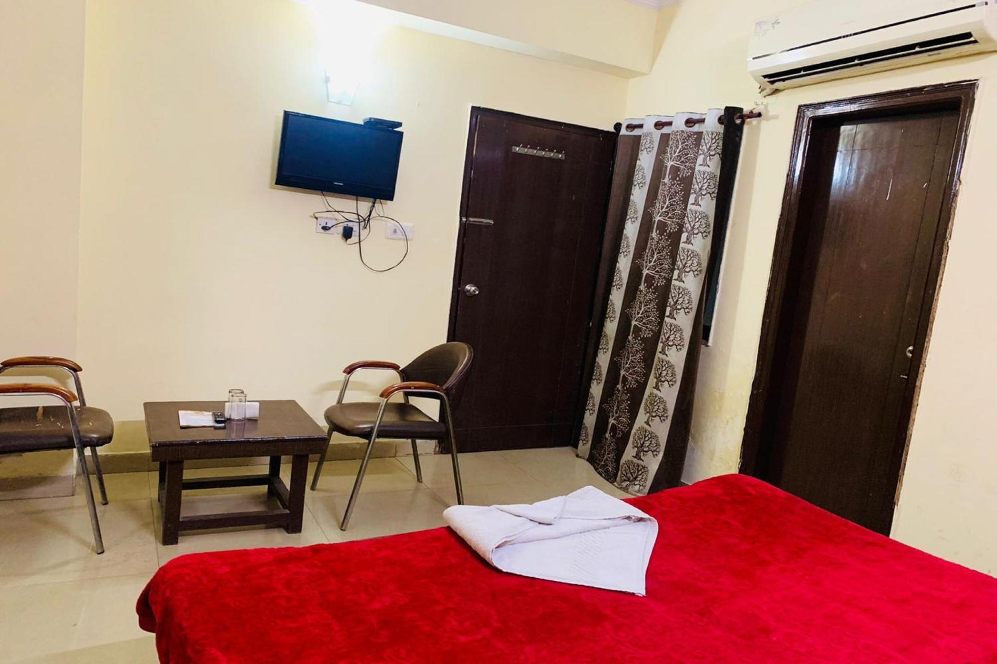 Oyo 86137 Le Princess 3* New Delhi