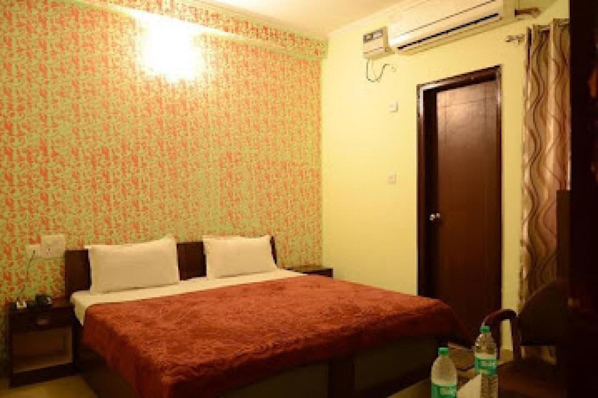 Oyo 86137 Le Princess Hotel New Delhi
