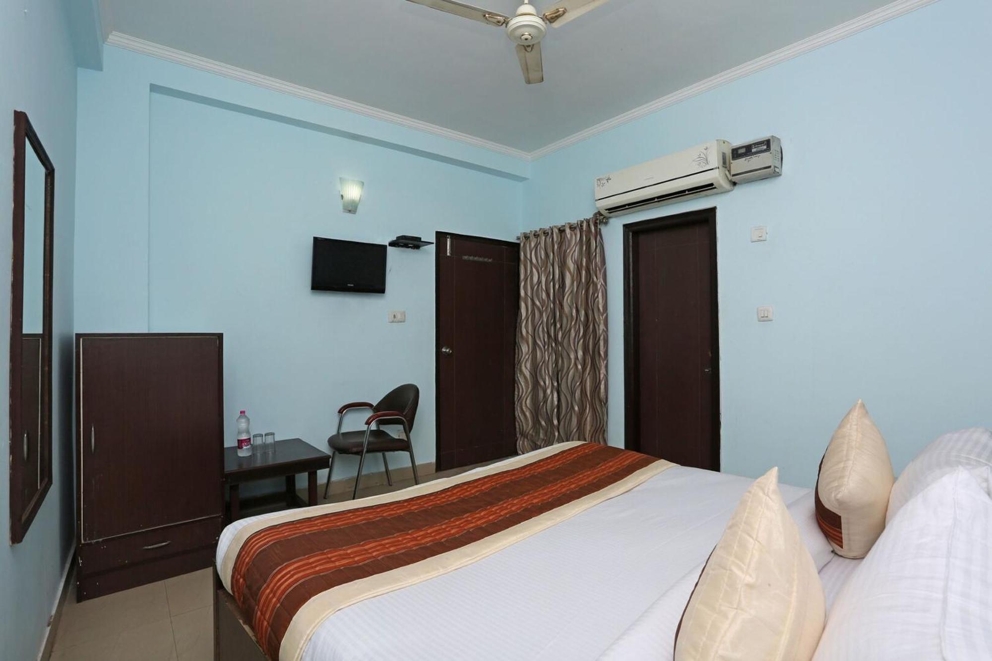 Oyo 86137 Le Princess 3* New Delhi